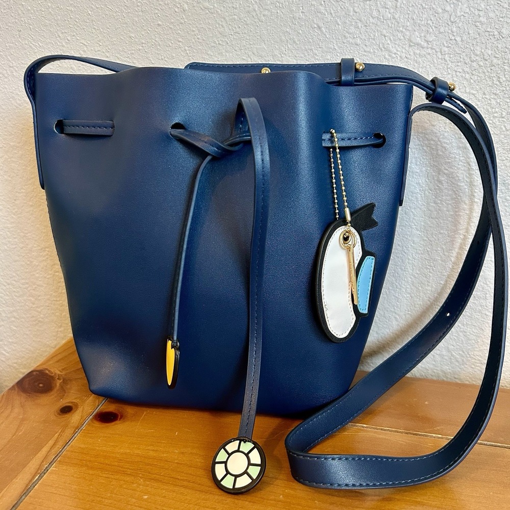 Disney Donald Blue Bucket Style Tote/Purse Pull Closure Key Chain NWOT